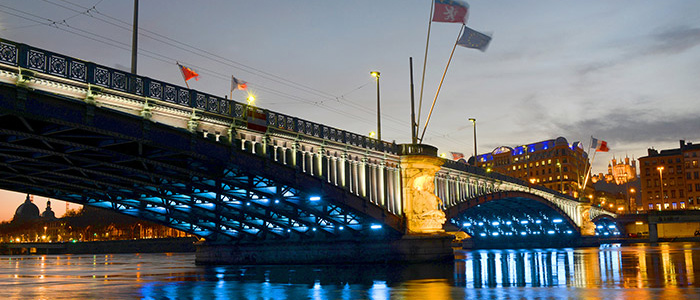 Pont Lafayette de nuit - Tablier du pont éclairé