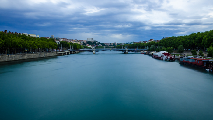 Une vue du Rhône ou de la Saône.